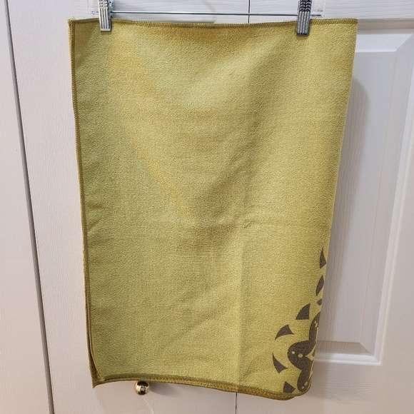 Marrakesh Collection Yoga Towel NWOT Chartreuse with Gray 24"x68" - Picture 4 of 11